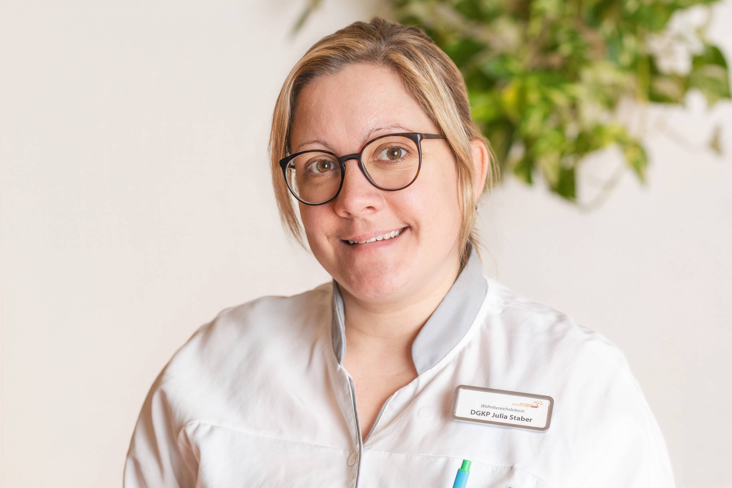 Porträt von Julia Staber, Wohnbereichsleiterin 2.Ebene